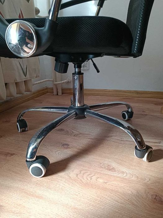 Fotel biurowy obrotowy JYSK BILLUM - Stan dobry