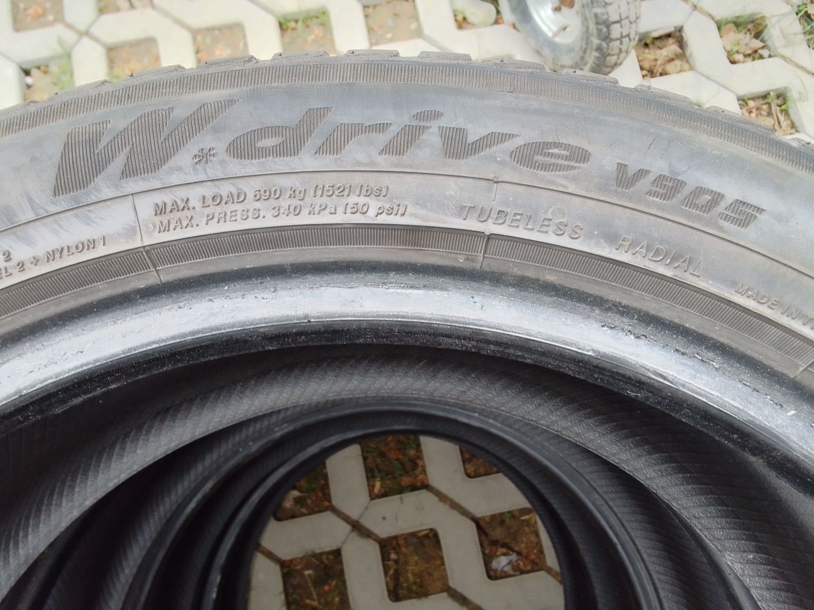 4 Opony zimowe 215/50r17 YOKOHAMA