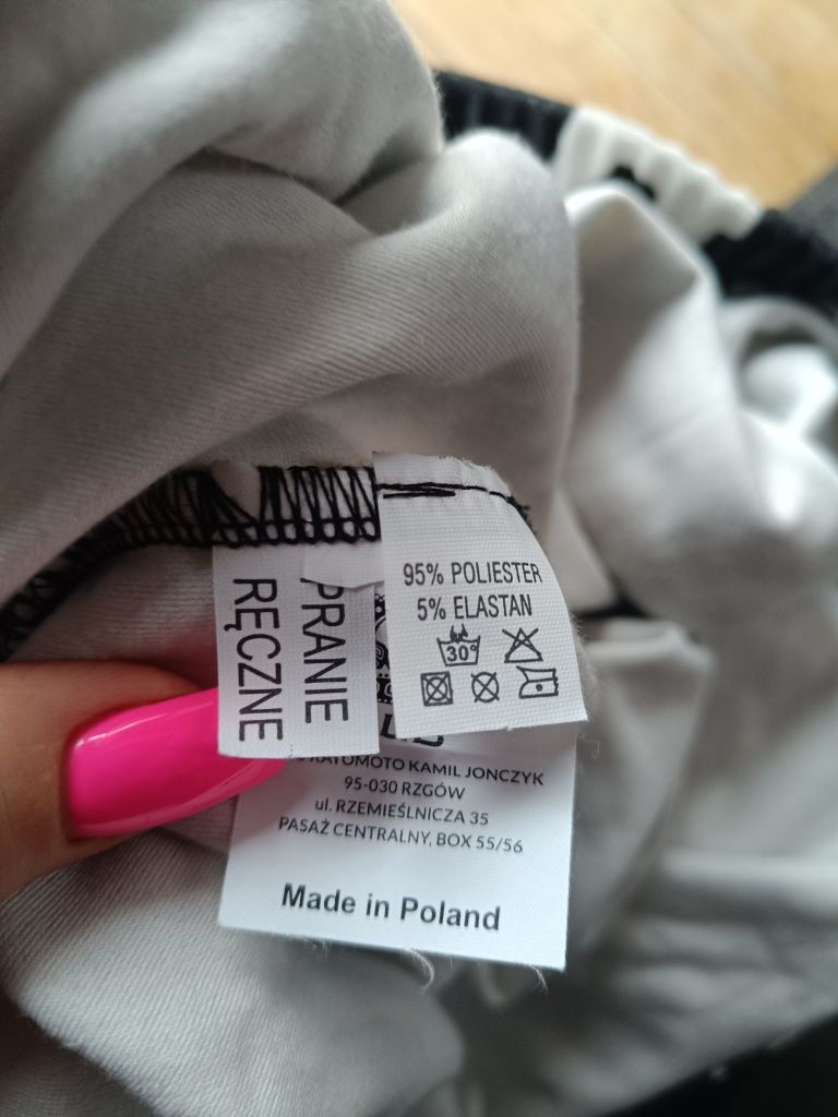 Czarno-biała welurowa bluza z kapturem