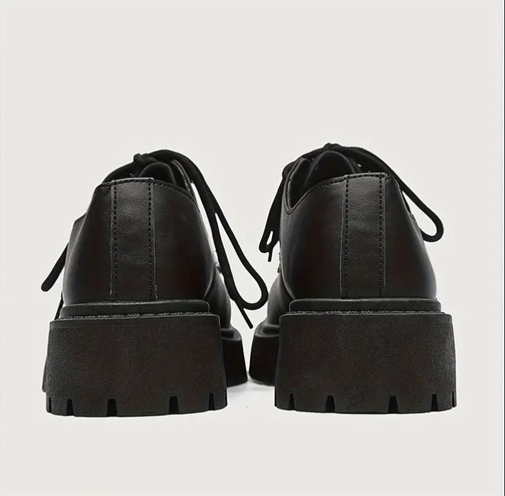 Туфлі з круглим носиком