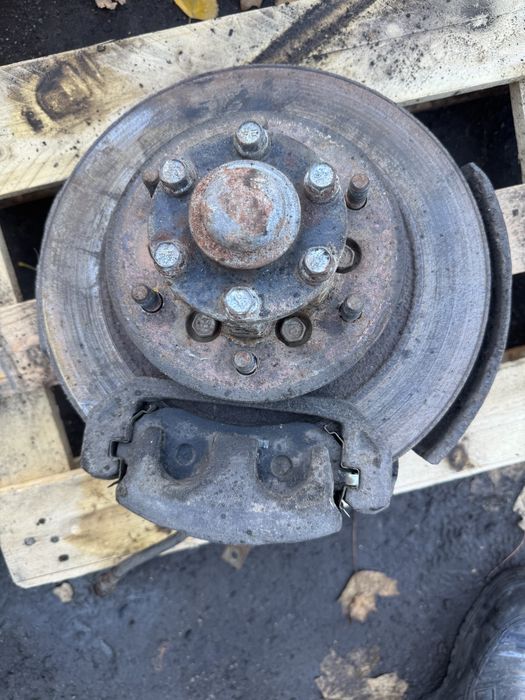 MR113895,Mitsubishi l200 Поворотний кулак правий, лівий в зборі з abs