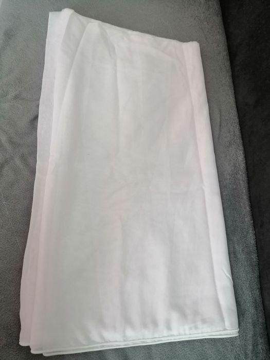 Firanka biała z obciążeniem