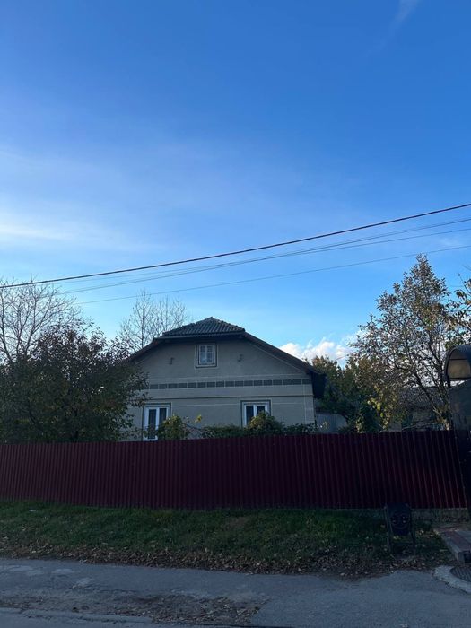 Поодається 1/2 будинку