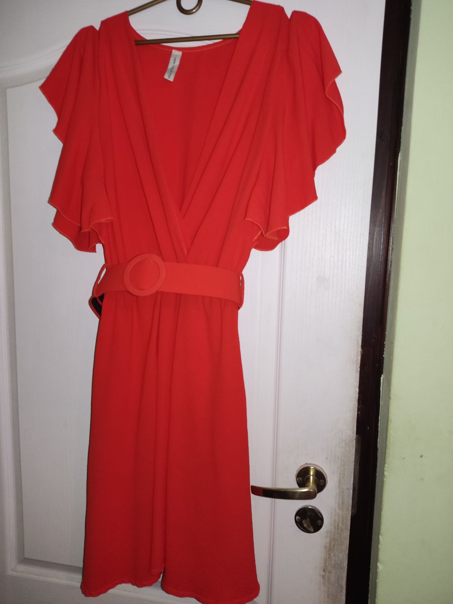 Piękna amarantowa, czerwona sukienka 40 jak nowa, rozkloszowana