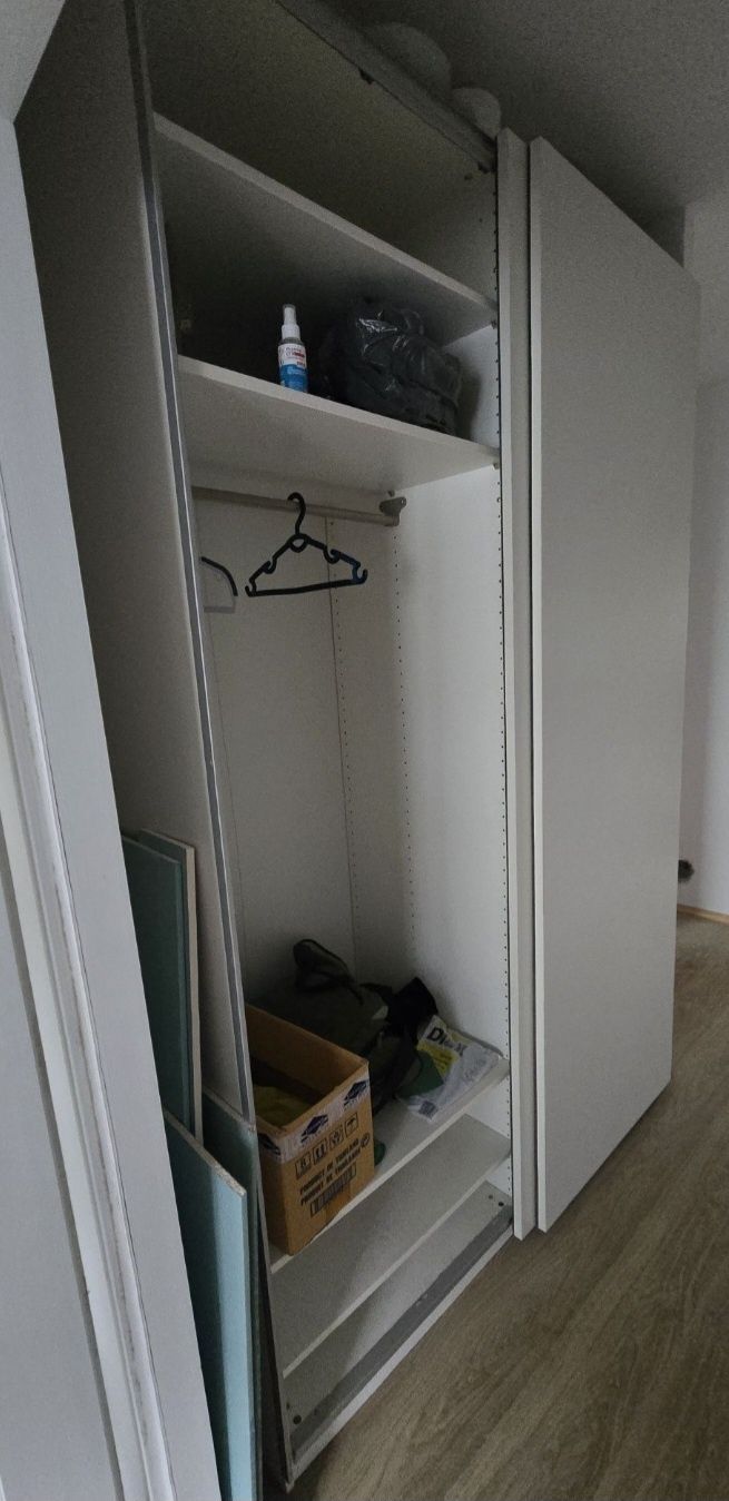 Szafa Ikea  biała przesuwna