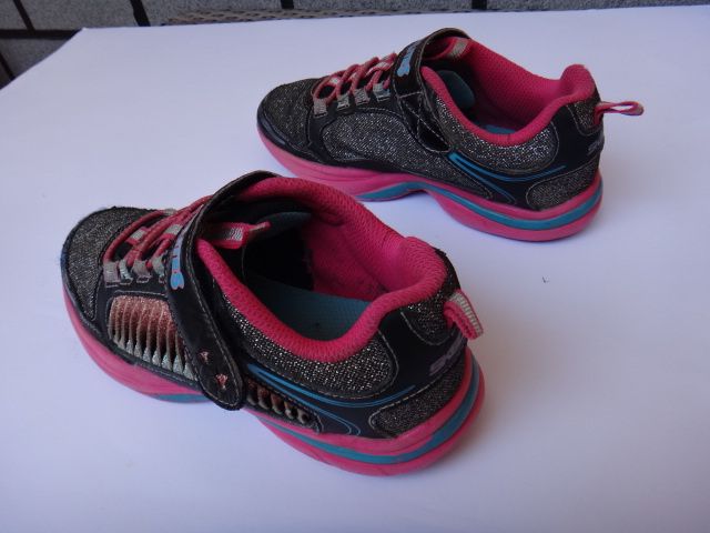 Ténis menina Marca SKECHERS Tamanho 30