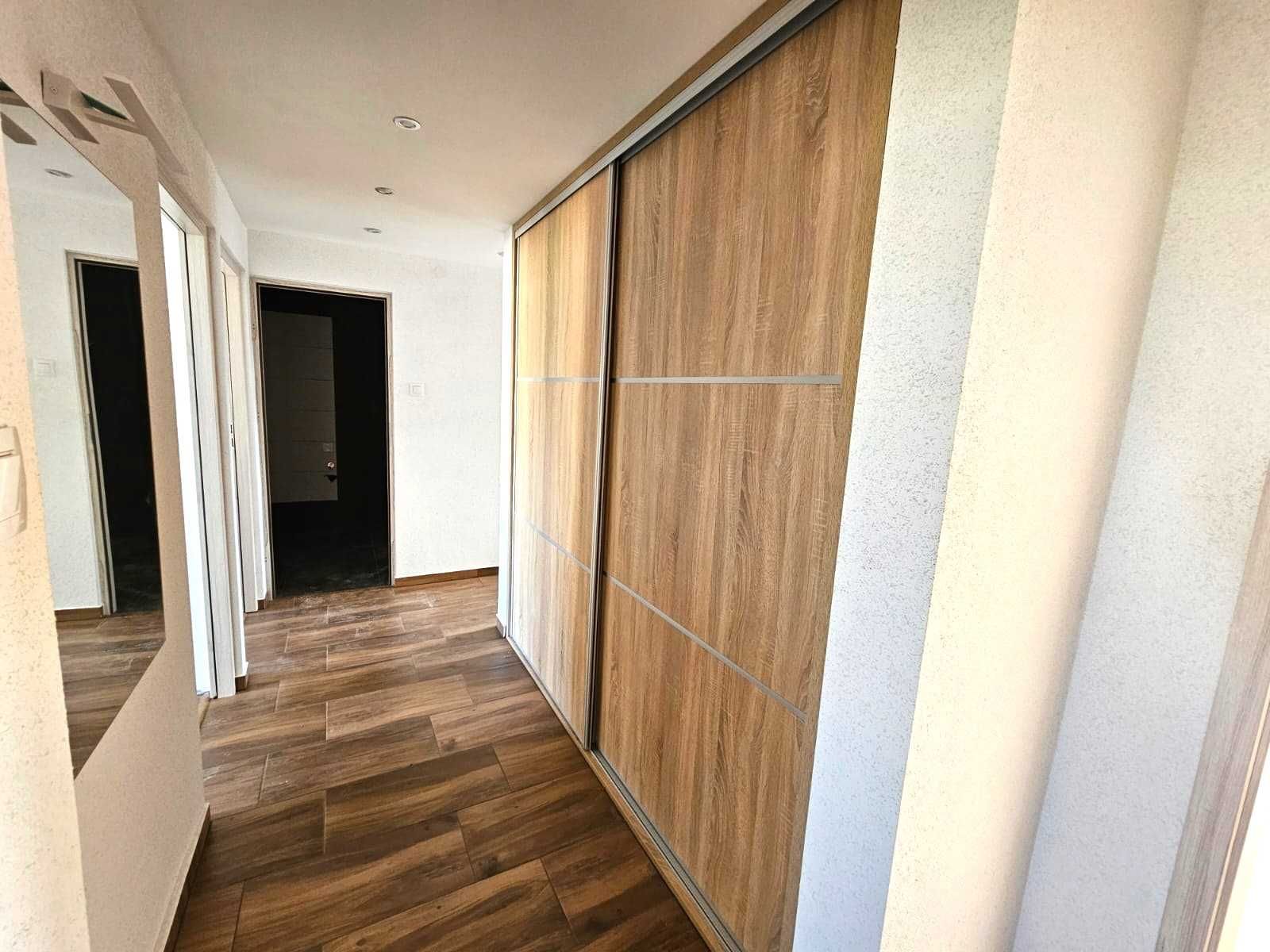 76m2 - 4 pokoje, balkon, osobna lazienka i wz - ul. komisji ed. narod.