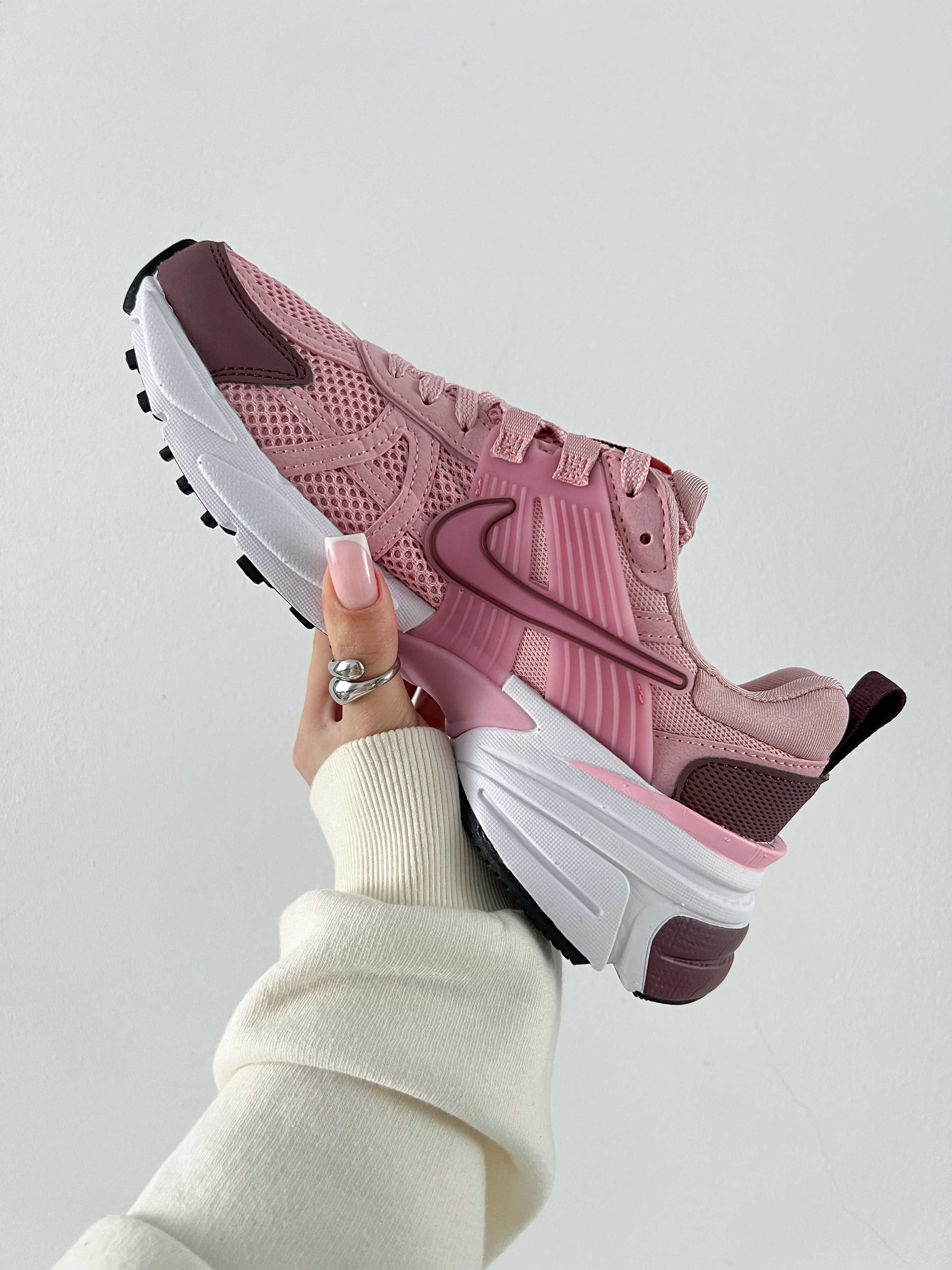 кросівки жіночі Nike V2K  pink