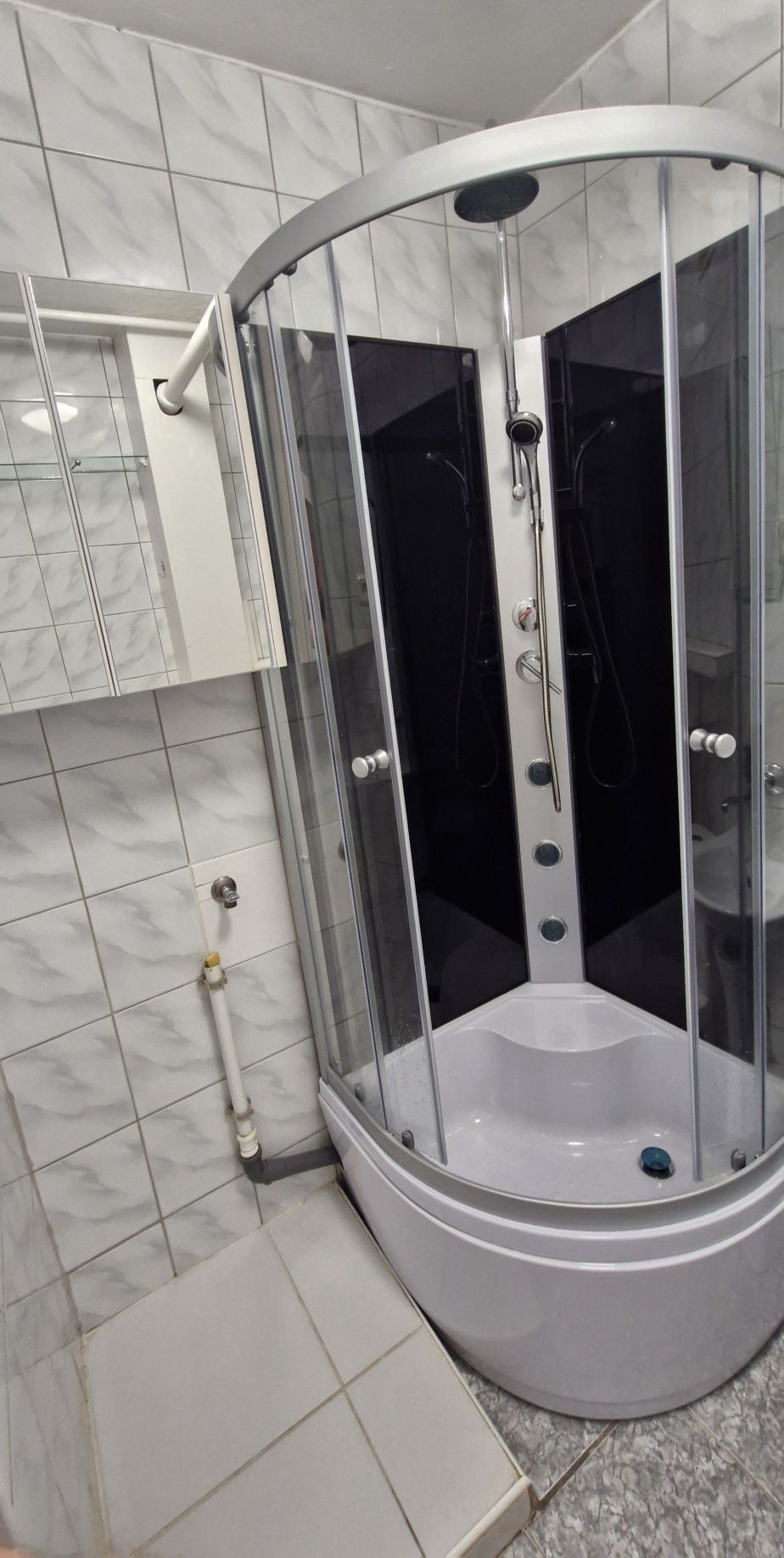 Sprzedam mieszkanie w bloku 2 piętro 2 pokoje 45m2 po remoncie