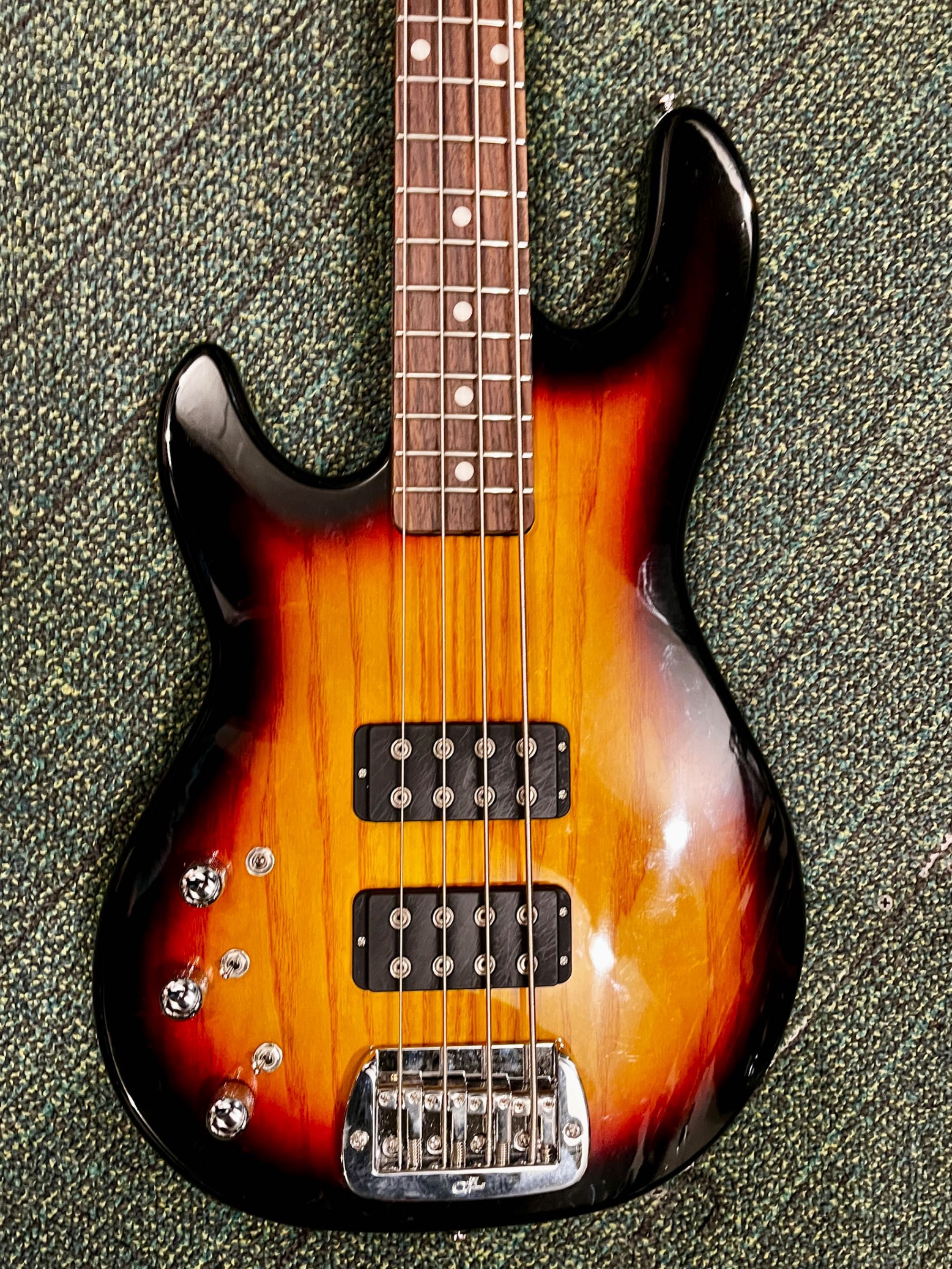 Leworęczna gitara basowa G&L Tribute L-2000