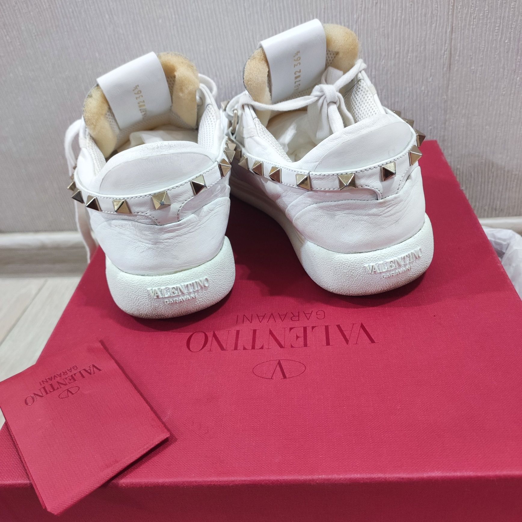Valentino кроссовки оригинал