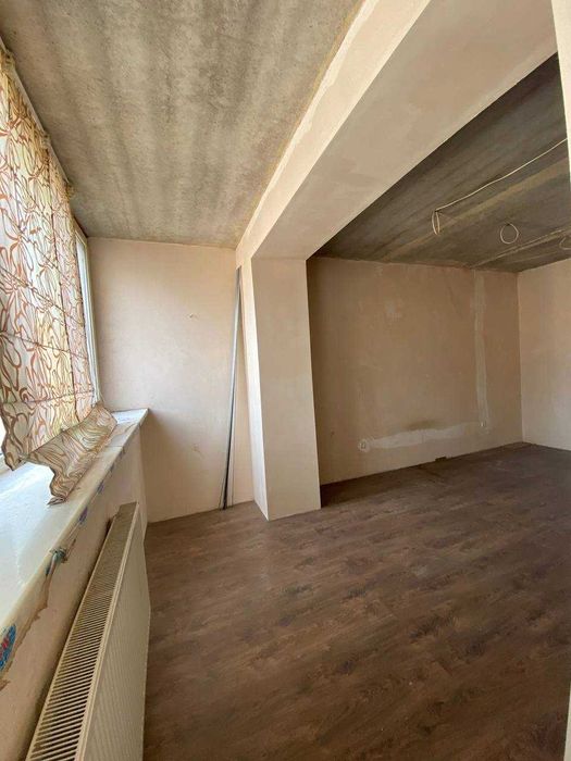 2-х кімнатна квартира в цегляному газовому будинку Старицького/Ріхтера