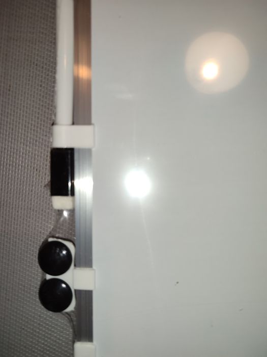 Дошка губка маркери  магніти маркерна