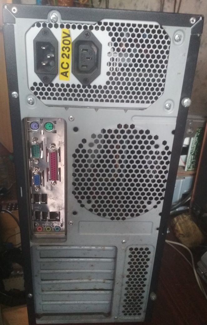 CPU4x-Phenom 9550/Ram 4Gb/HDD 320Gb