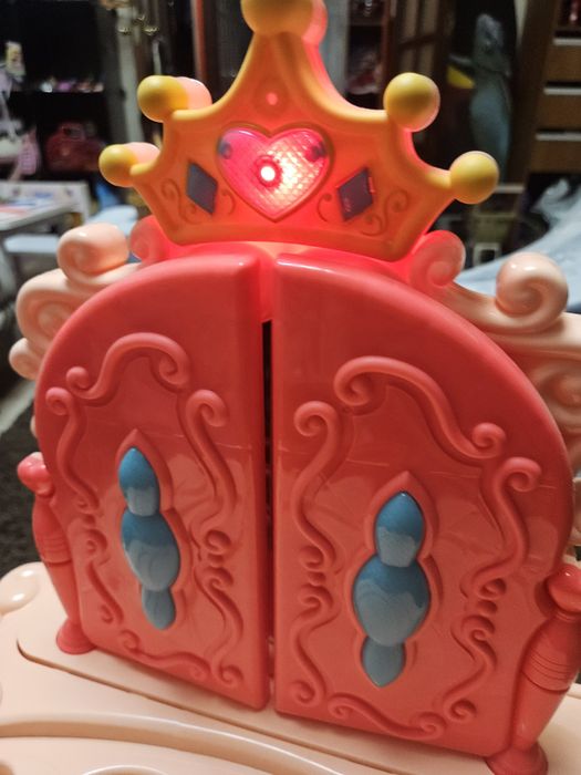 Дитяче трюмо для дівчаток