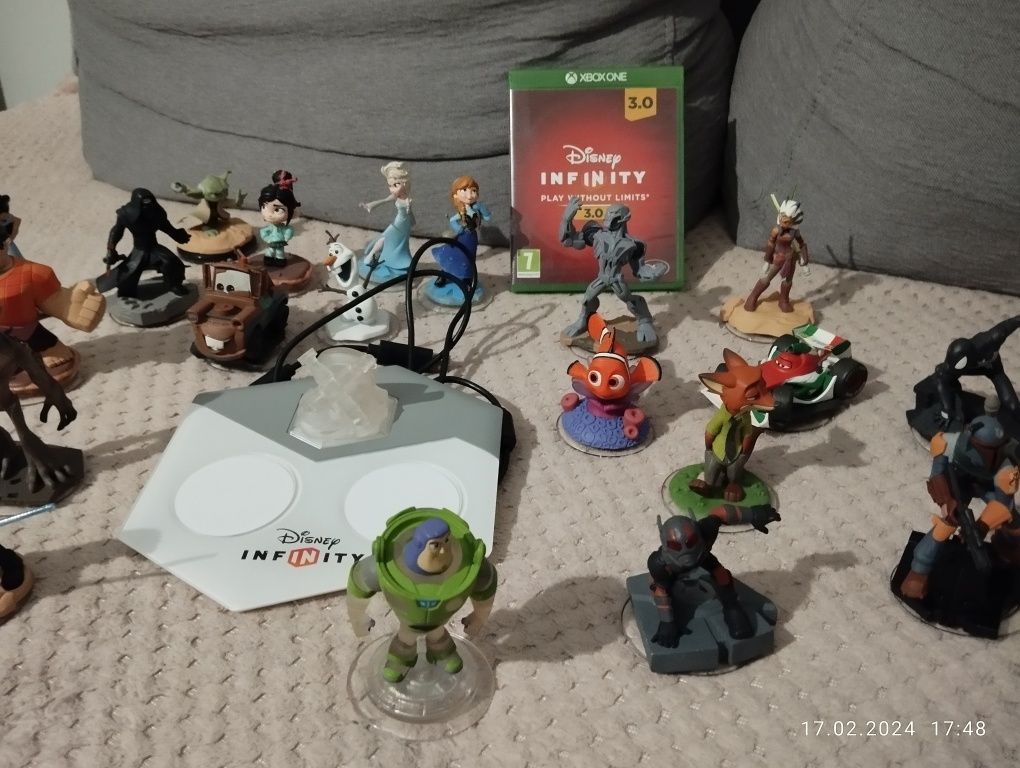 Infinity Xbox one  figurki płyta i tacka