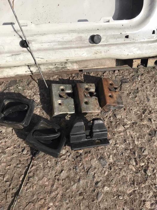 Замок задней двери Фольксваген Т-4 распашонка