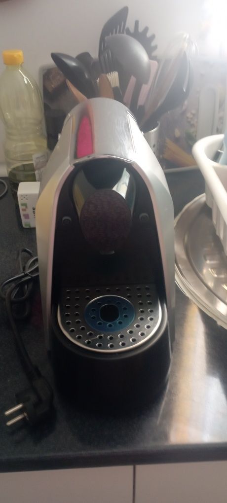 Vendo maquina de cafe nova e na garantia