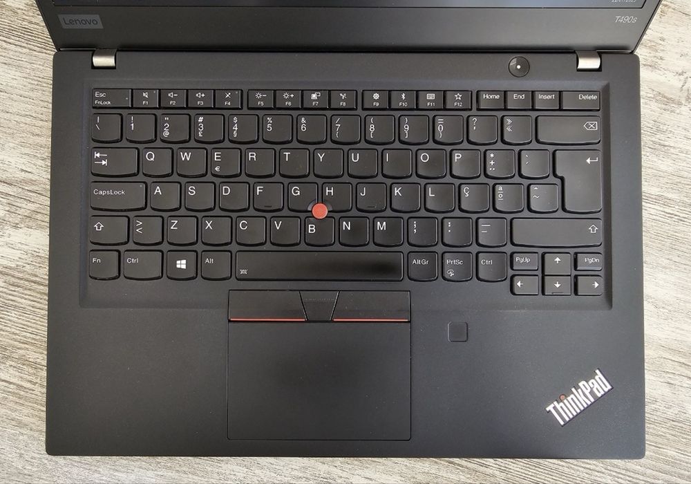 Lenovo ThinkPad T490 i7 32GB RAM como novo!! Oferta rato e sleeve!