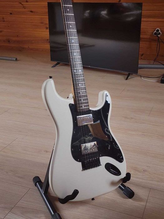 Модифікована електрогітара Squier (by Fender) Stratocaster