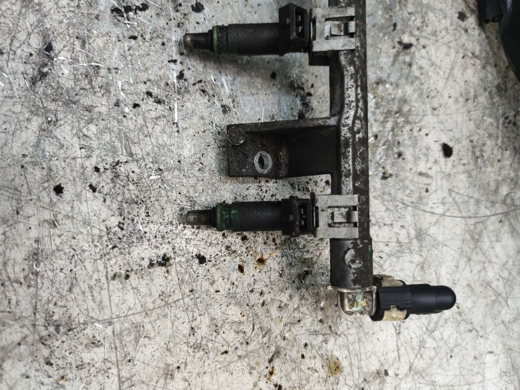 Ford Focus Mk1 Zetec 1.4 Listwa Wtryskowa Wtryski