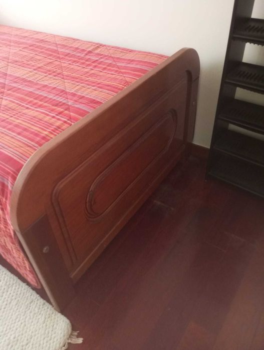 Cama solteiro com cama por baixo