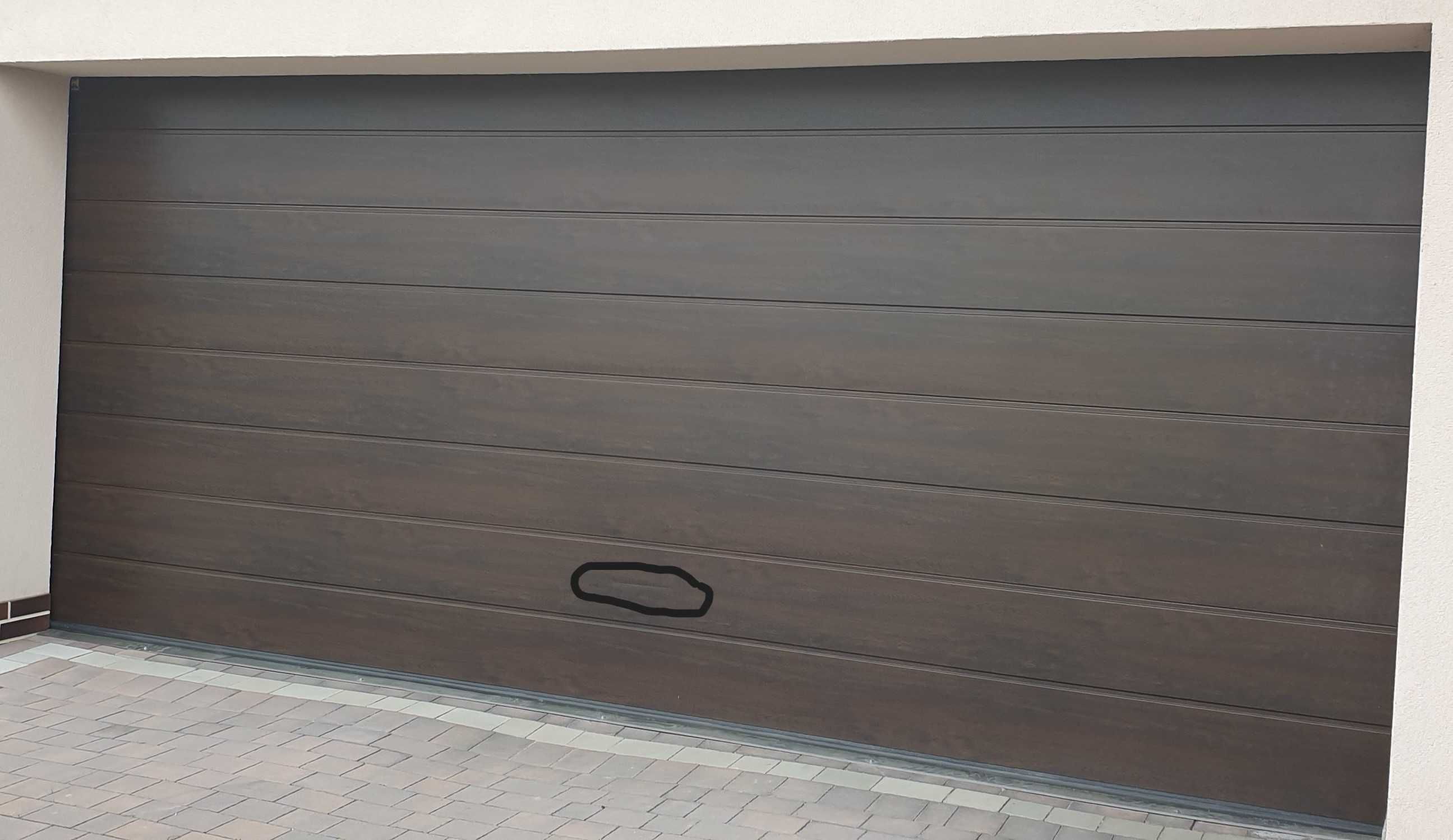 Panele segmentowe HORMANN z bramy garażowej 480x200 - lekkie wgnieceni