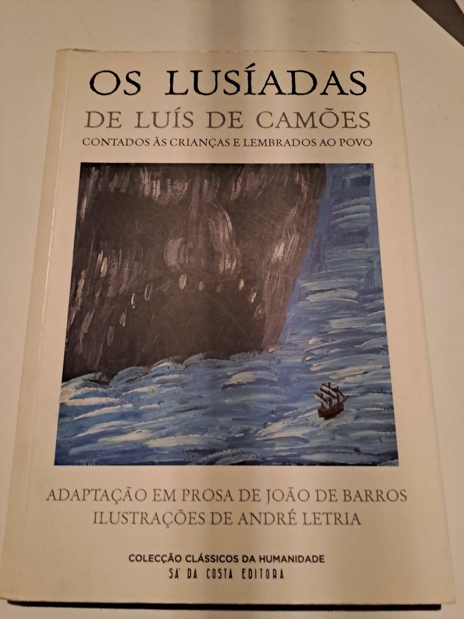 Livro " Os lusiadas de Luis de Camões _ contados às crianças e lembrad