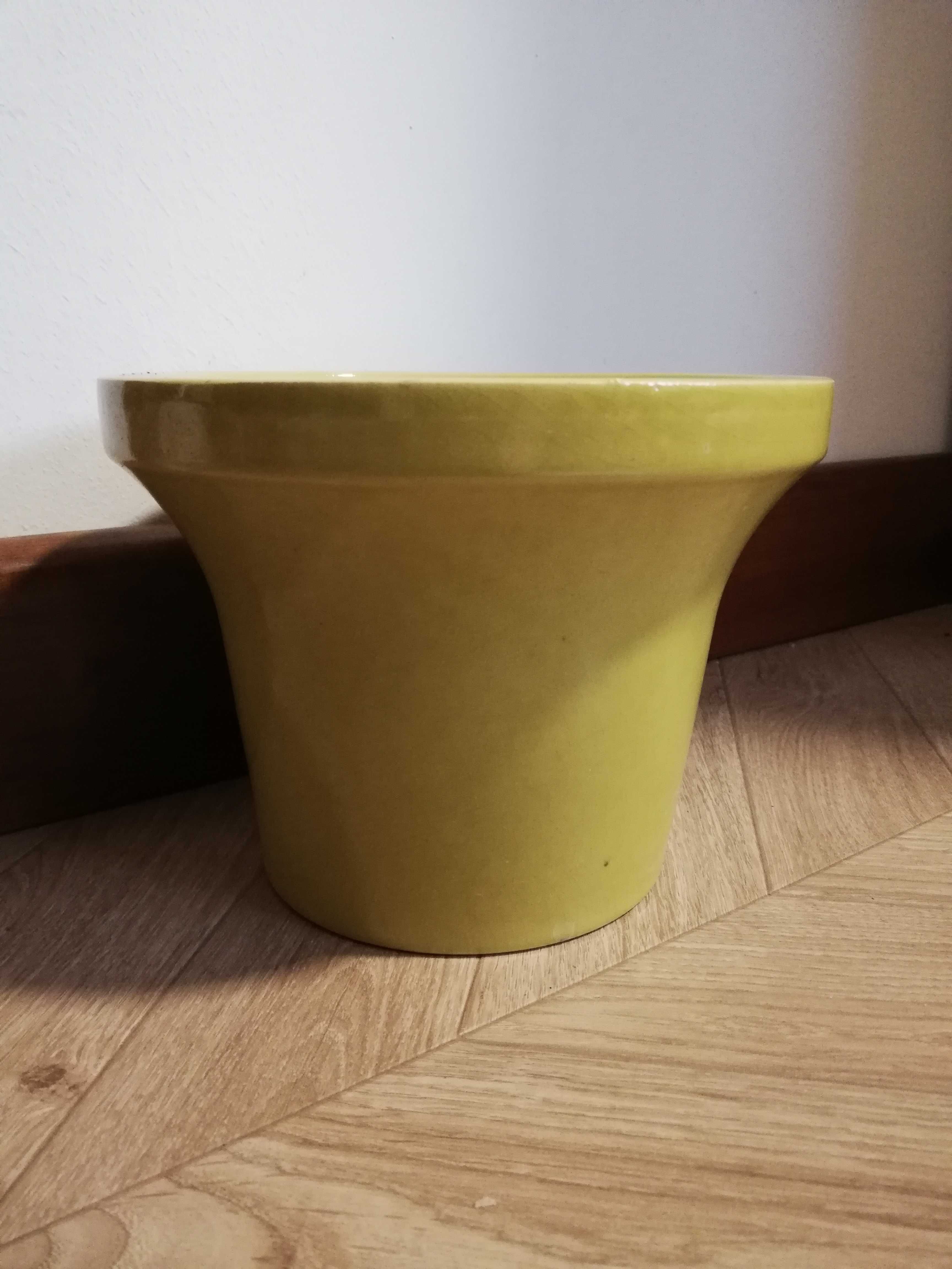URLOP Doniczka ceramiczna limonkowa osłonka gruby rant