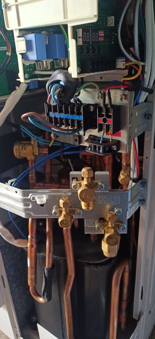 Sprzedam pompę ciepła Samsung TDM jednostka zewnętrzna AE090MXTPGH
