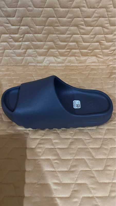 Yeezy Slide tamanho 44.5