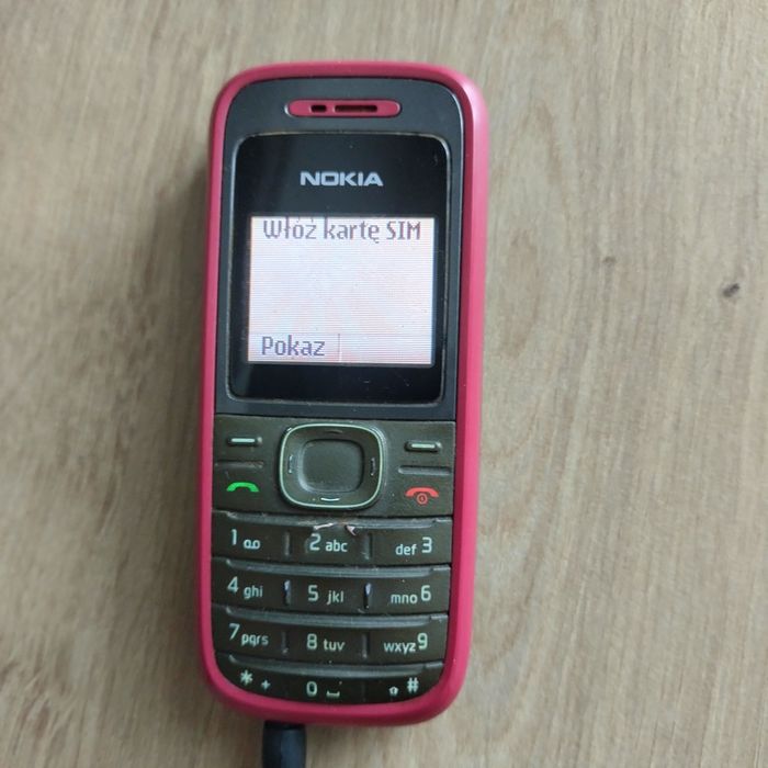 Nokia 1208 z ładowarką