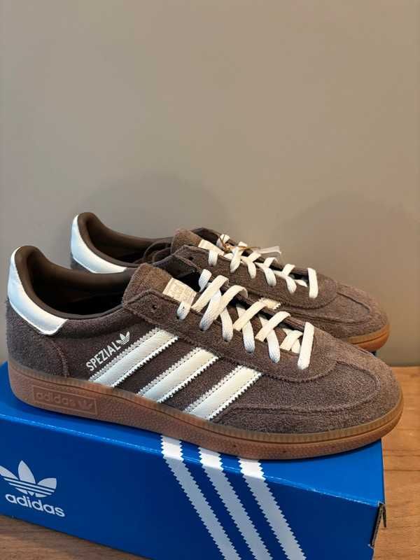 Buty codzienne Handball Spezial, nowe, z metką EU.40