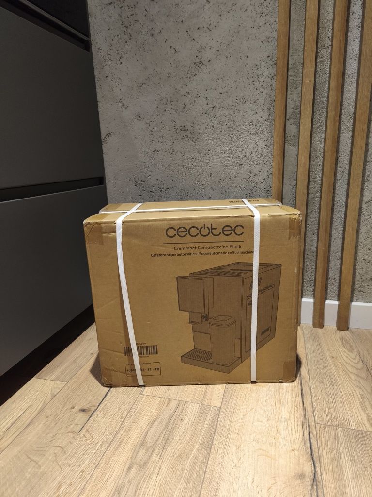 Ekspres do kawy Cecotec Cremmaet Compactccino Latte