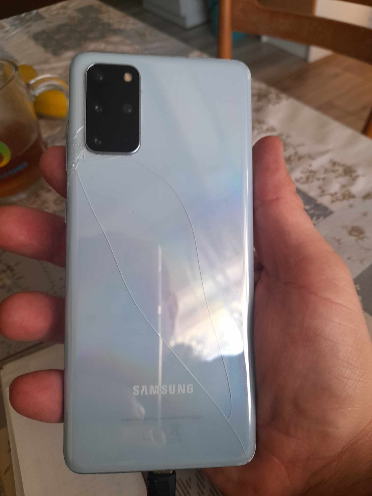 SAMSUNG S20+  stan jak na zdjeciach