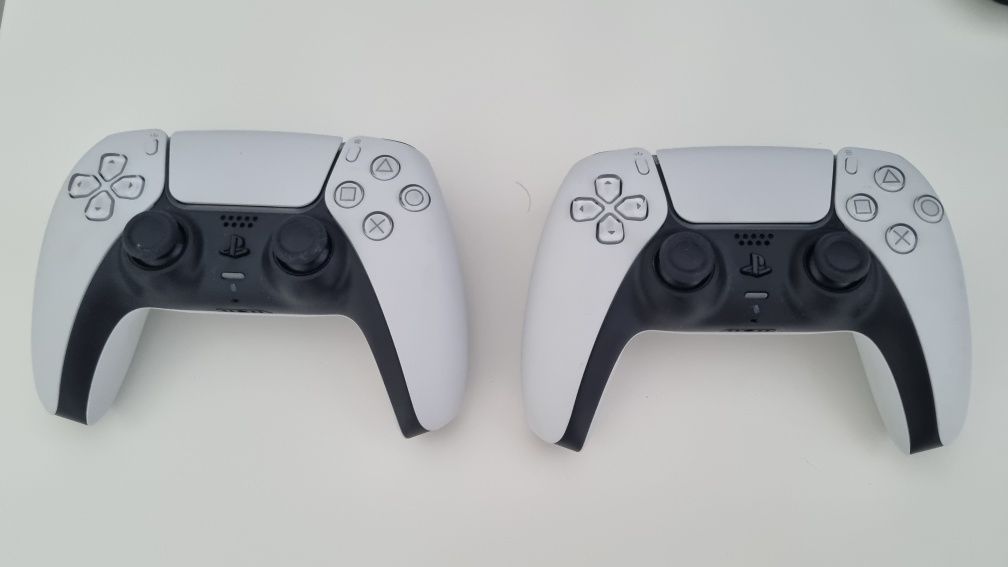 Playstation 5 Slim Digital + 2 Comandos + 2 Jogos
