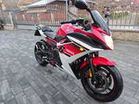 Yamaha FZ6R . Diversion