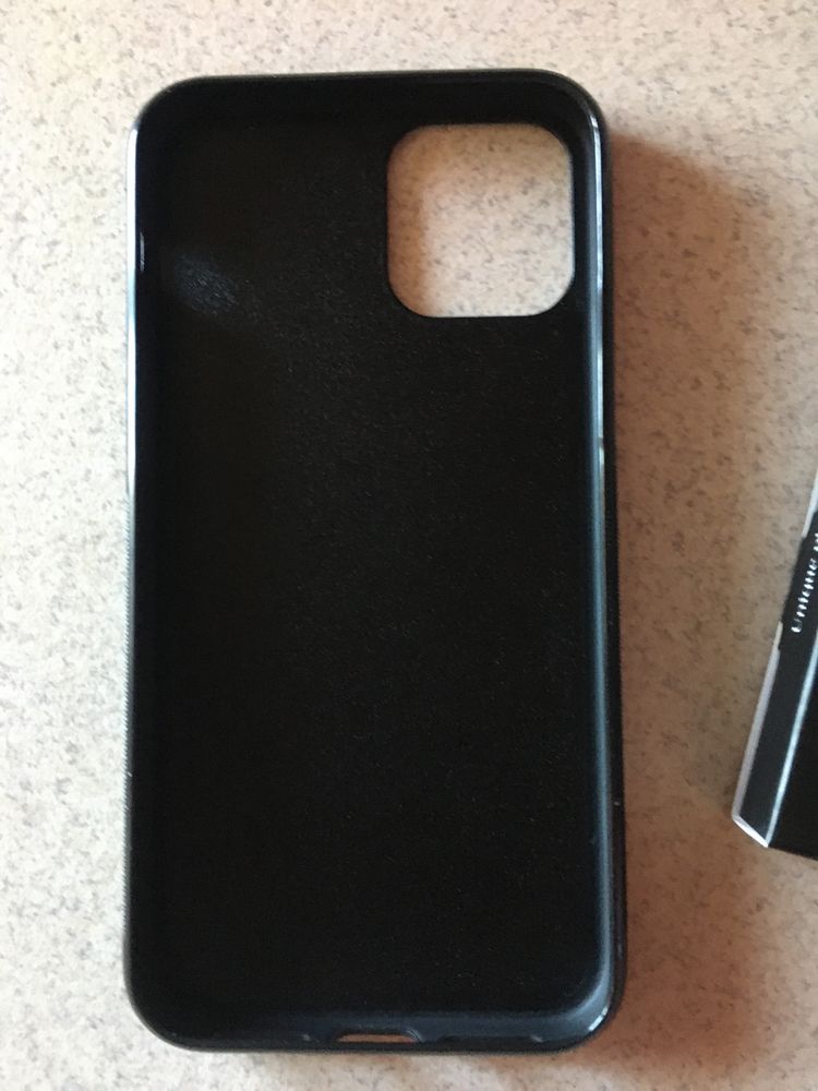 Etui, case na Iphone 11 pro. Oryginalne, firma Bewood.