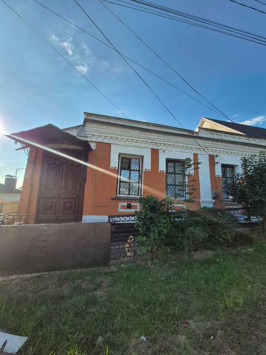 продаж частини будинку в центральній частині міста