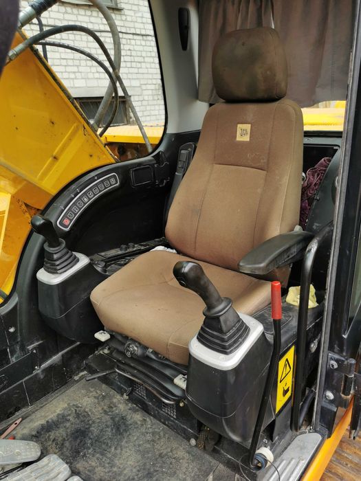 Гусеничный экскаватор JCB JS 290