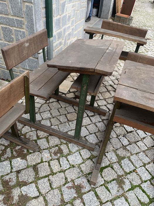 Carteiras antigas de escola