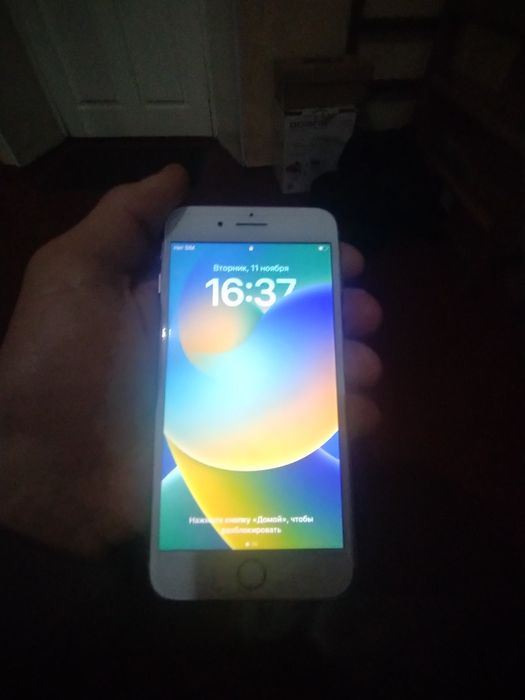 Продам iPhone 8+