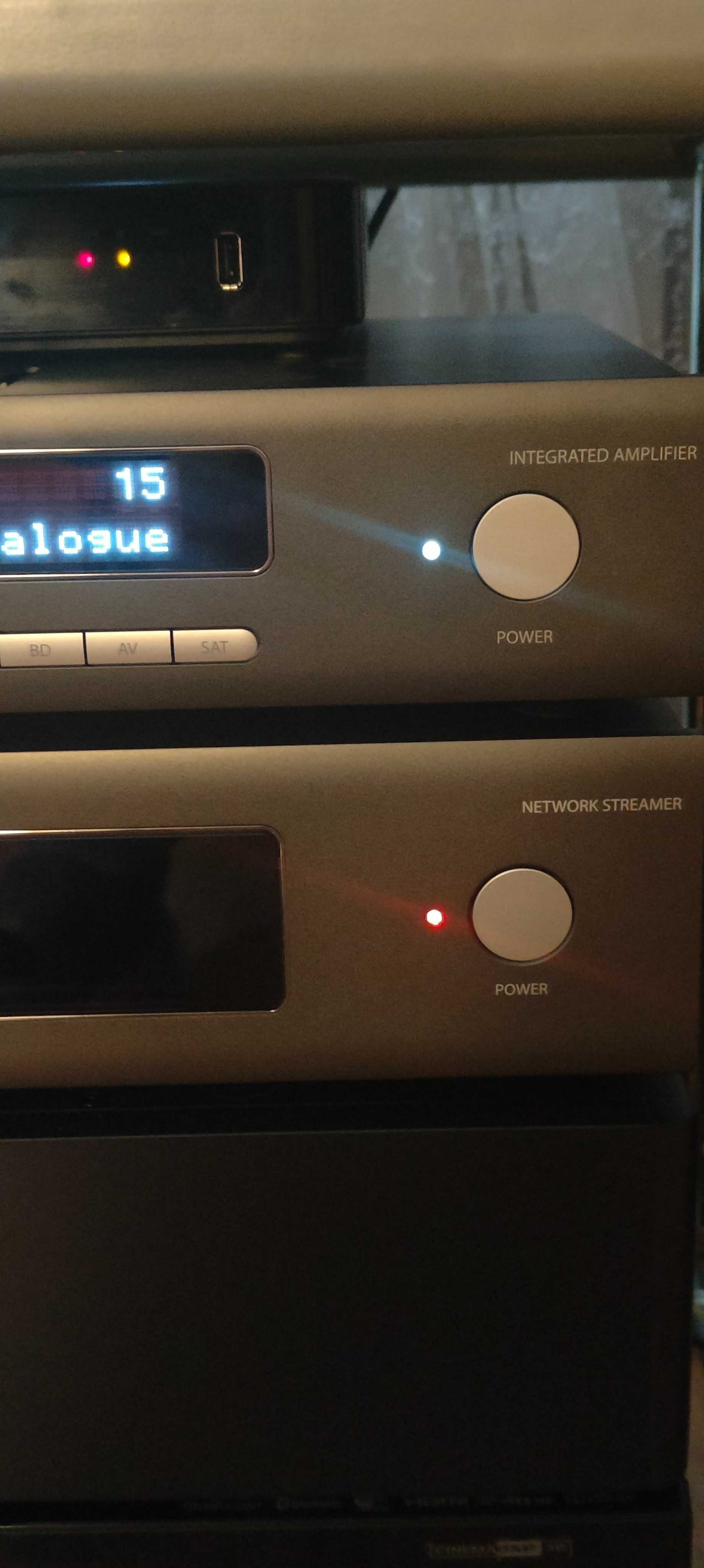 ARCAM  ST60 ARCAM   SA20
Wzmacniacz zintegrowany w klasie G
Streamer