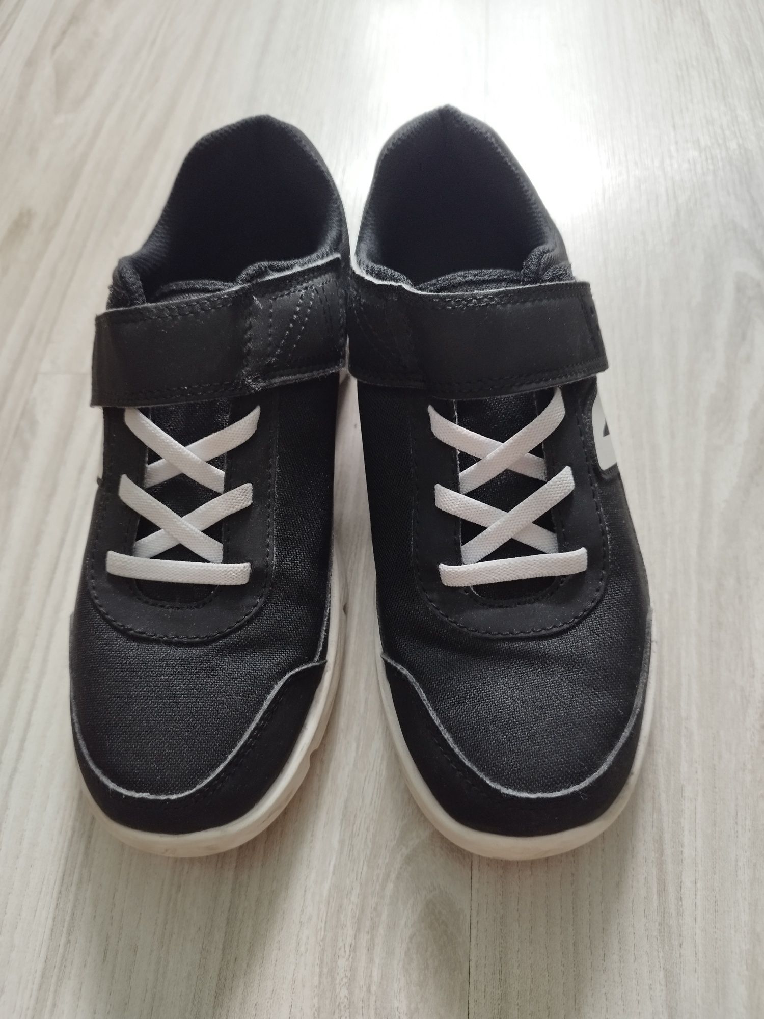 Trampki czarne na w-f