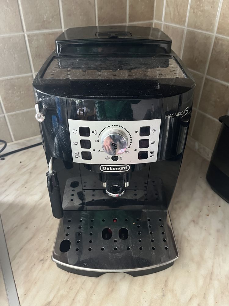 Ekspres delonghi magnifica s
