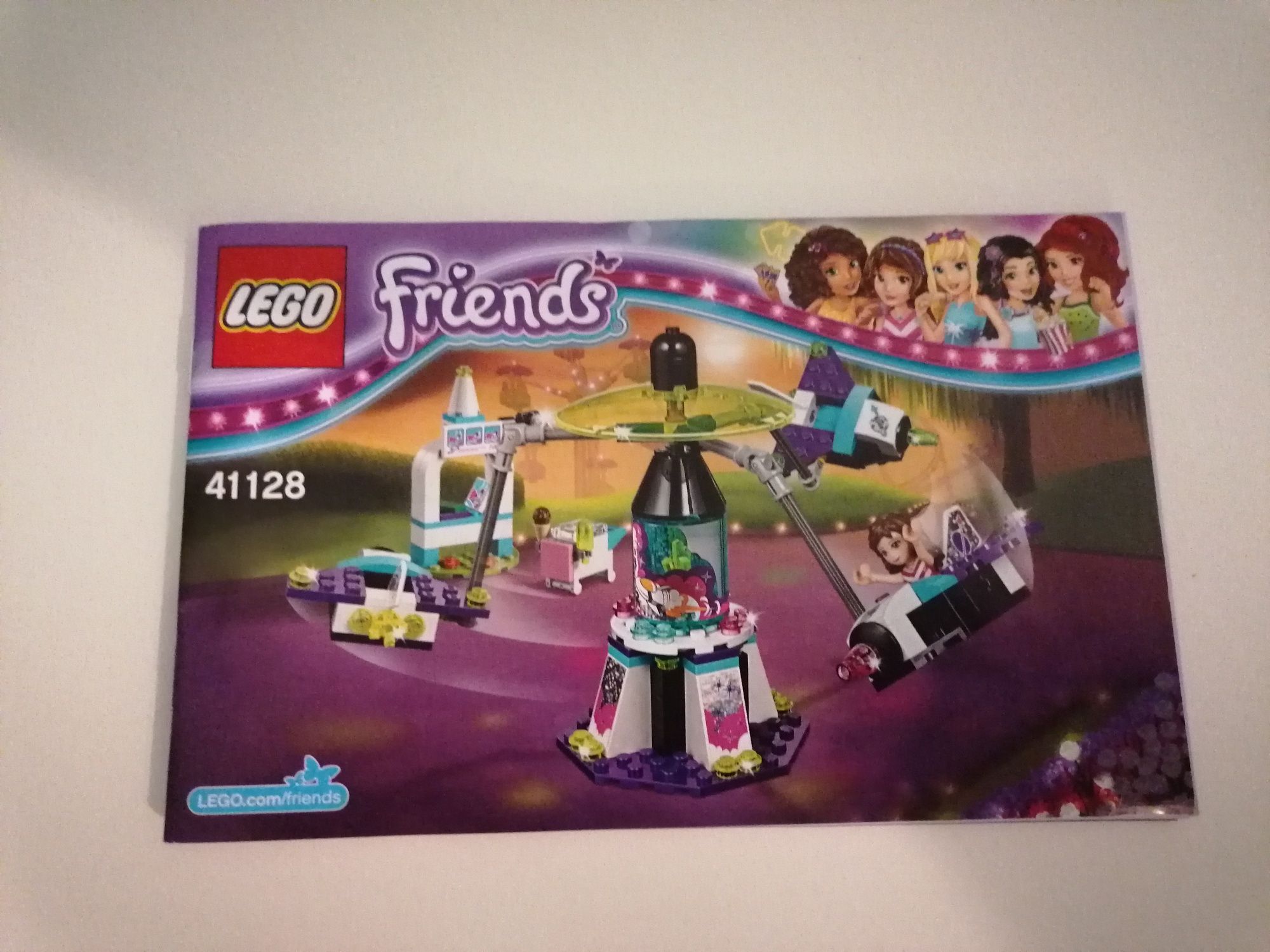 Kosmiczna karuzela Lego Friends 41128