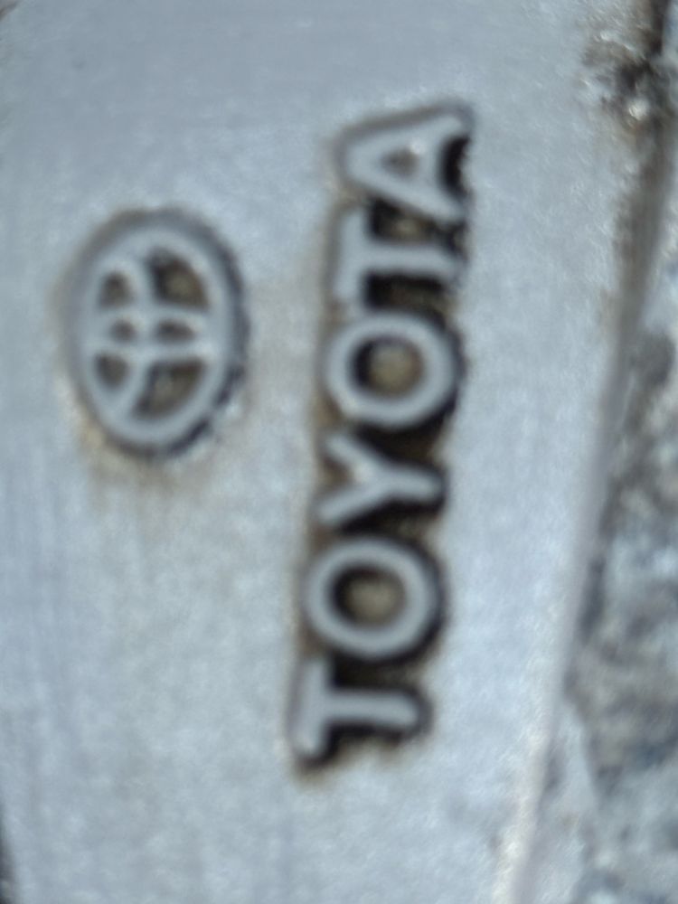 Диски оригінал toyota camry corolla avensis verso 5 114,3 r16