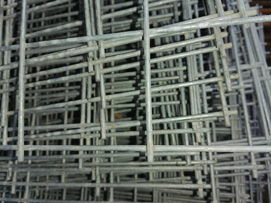 Продам арматуруА400/А500 діаметром 12мм довжина 3м