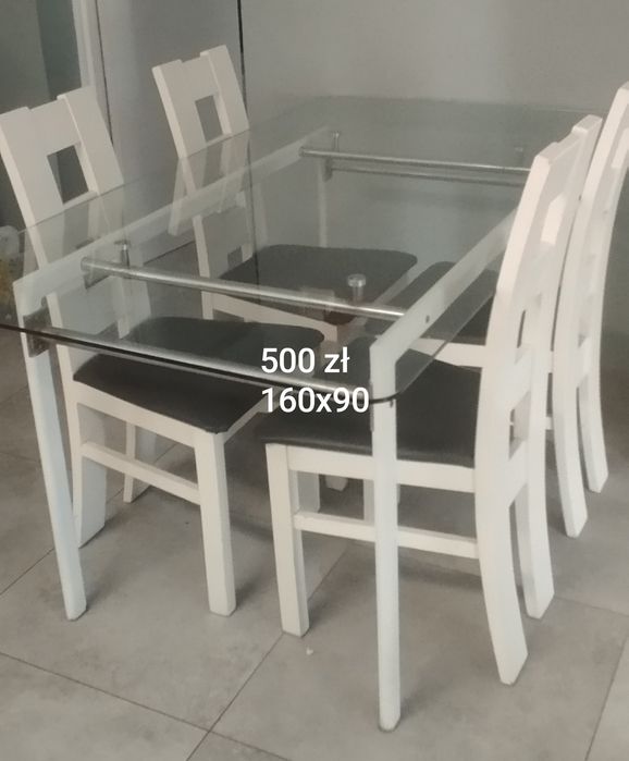 Stół szklany z krzesłami