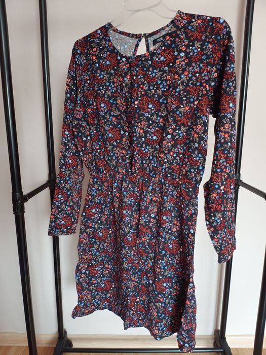 Sukienka w kwiatki